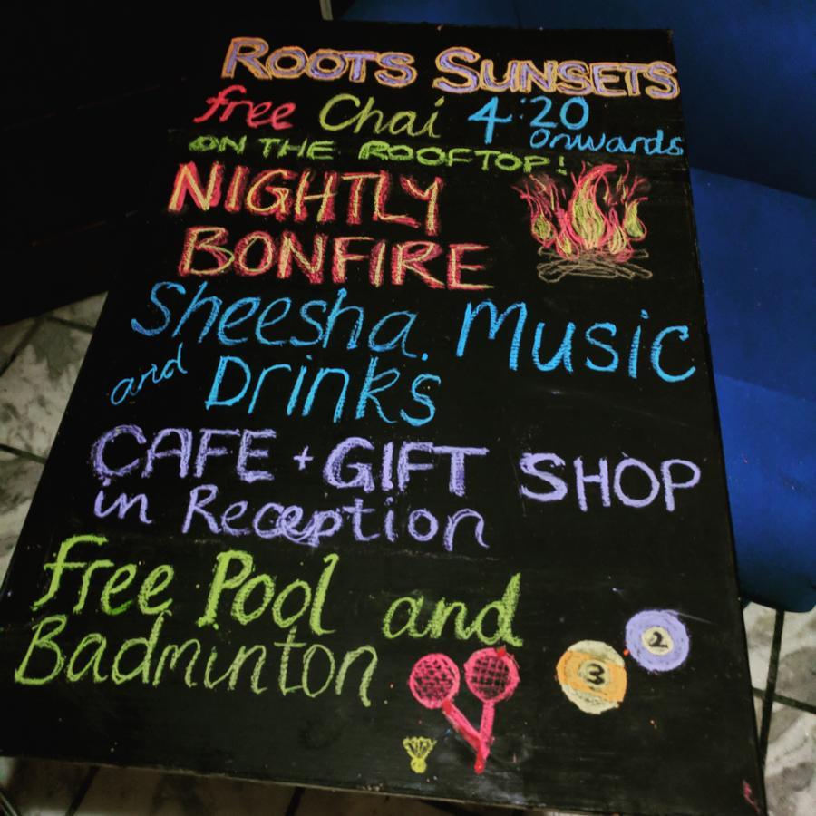 Roots Hostel Nova Deli Exterior foto
